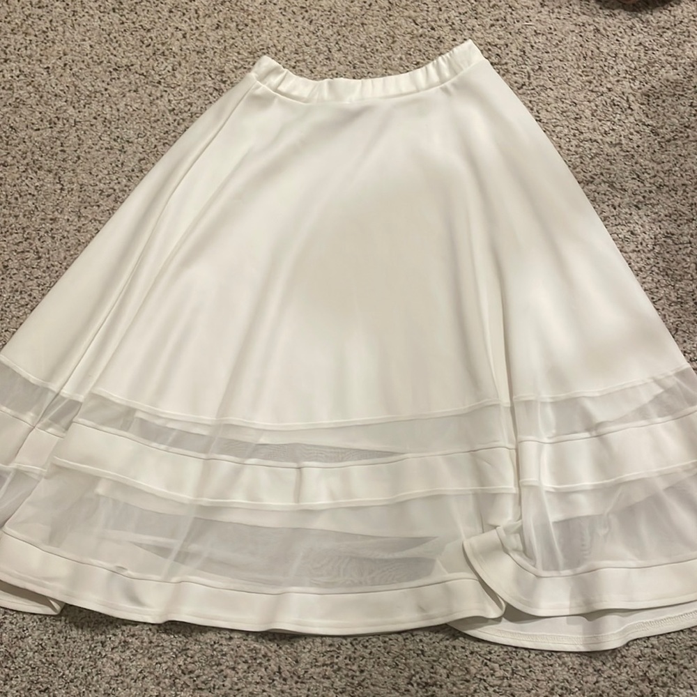 White midi circle shirt size 6